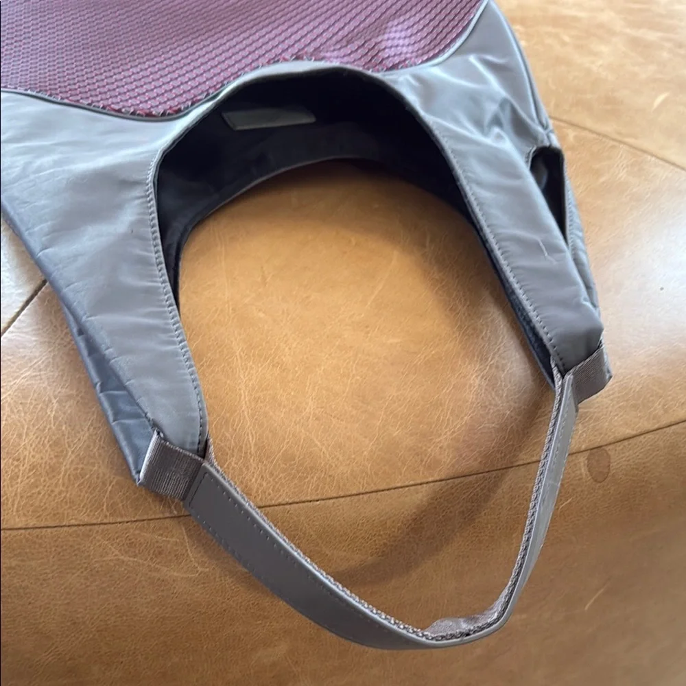 Nylon Gray and Red Geometric Tote Bag - Picture 7 of 7